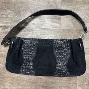 Black Magnetic Snap Shut Shoulder Bag